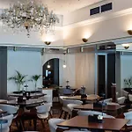 Western Готель 4*