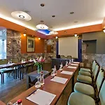 Western Готель 4*