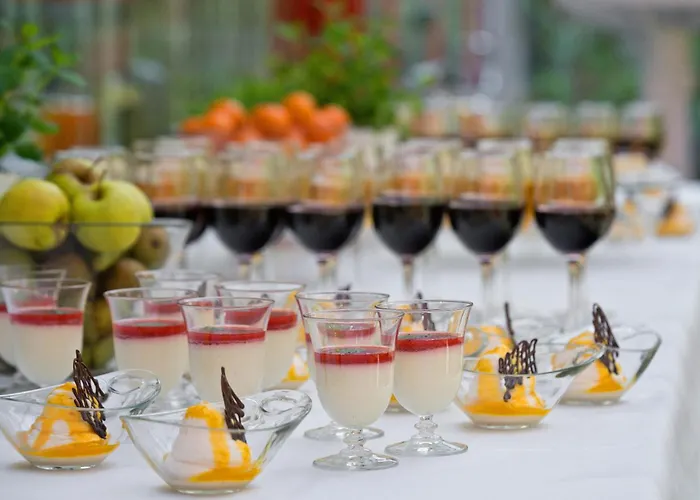 Готель Western