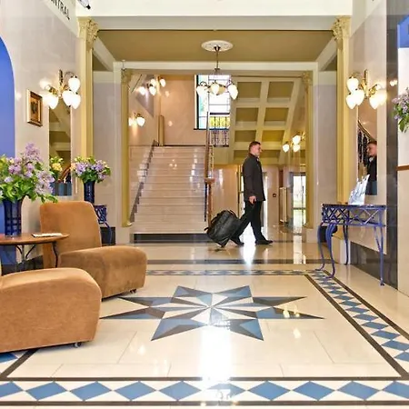 Western Hotel 4*