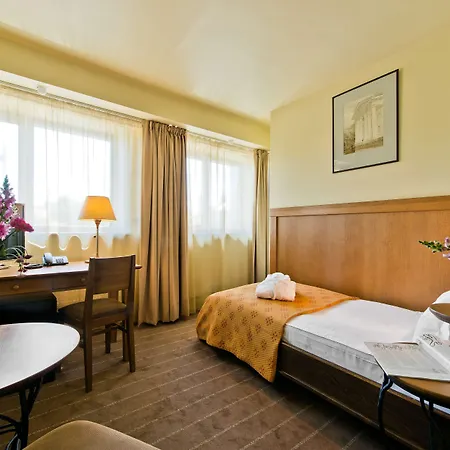 Western Hotel VNO