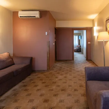 Western Hotel 4*